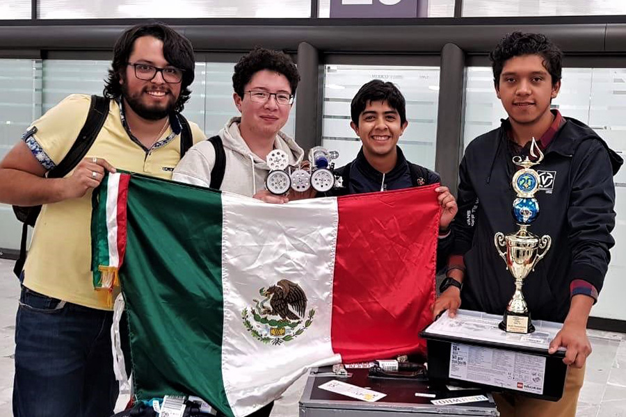 David Vilchis, alumno de Ingeniería Mecatrónica en el Tecnológico de Monterrey campus Toluca obtuvo el tercer lugar en la competencia internacional de robótica, Robofest 2019