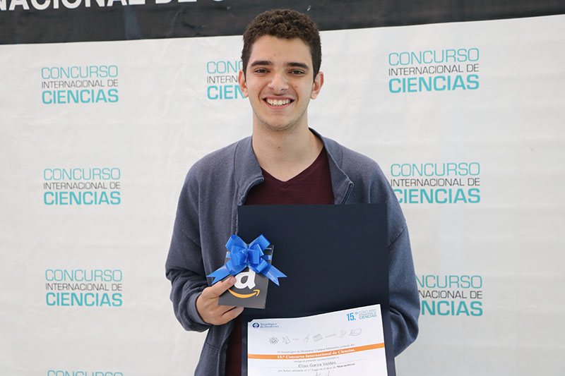 Ganador de Matemáticas 15 Concurso Internacional de Ciencias