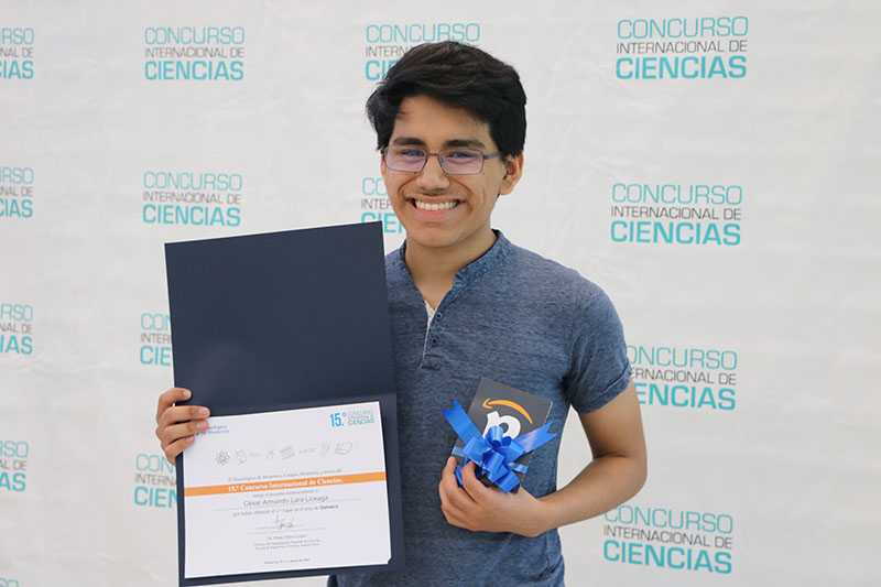 Ganador de Química 15 Concurso Internacional de Ciencias