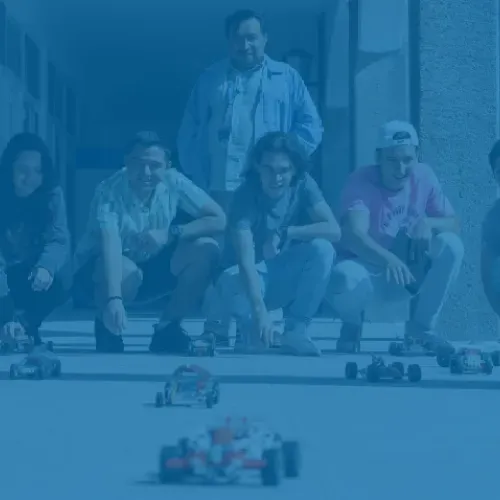 Alumnos con robots