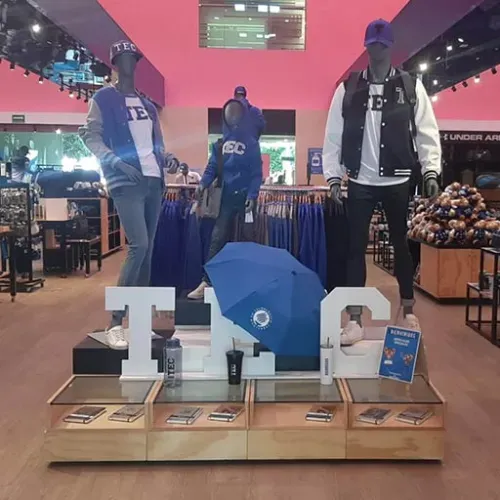 Interior Tienda TECStore Santa Fe