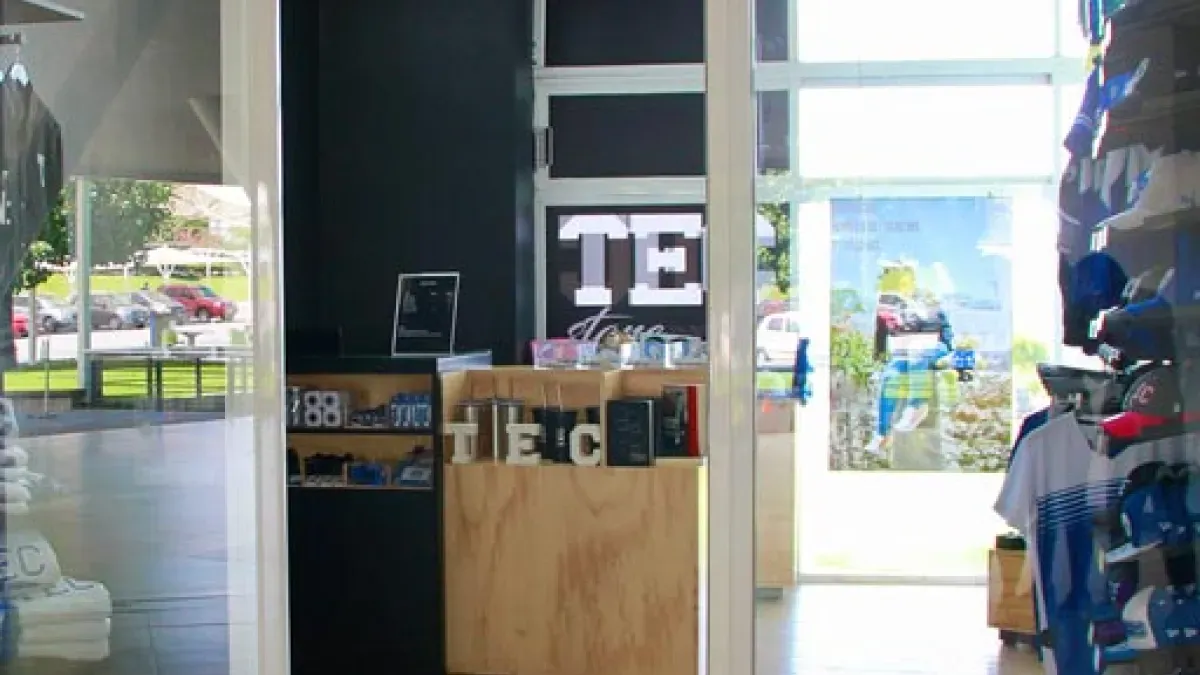 Interior Tienda TECStore Cuernavaca